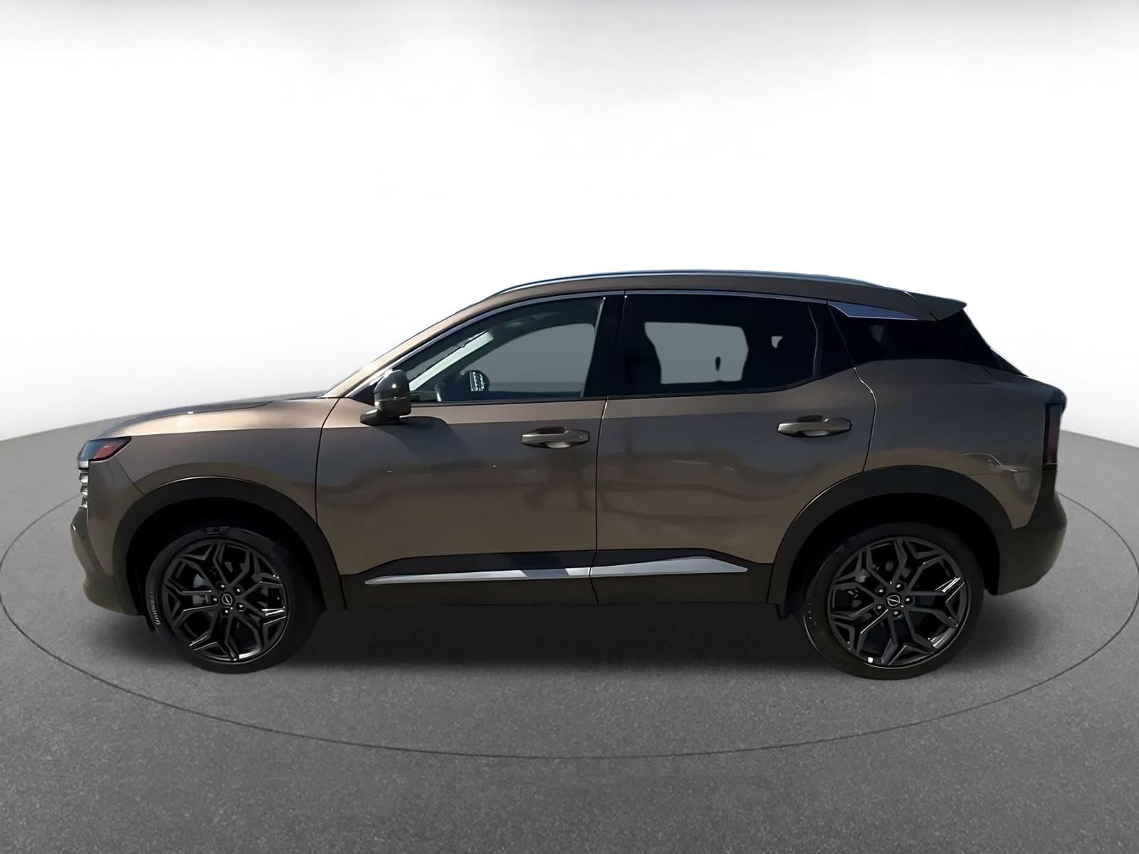 Used 2026 Nissan Kicks SR AWD/4WD image 8