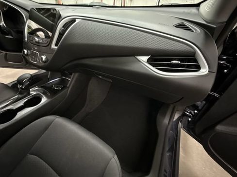 Used 2023 Chevrolet Malibu LT FWD image 18