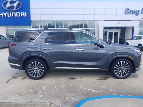 Used 2023 Hyundai Palisade Calligraphy image 8