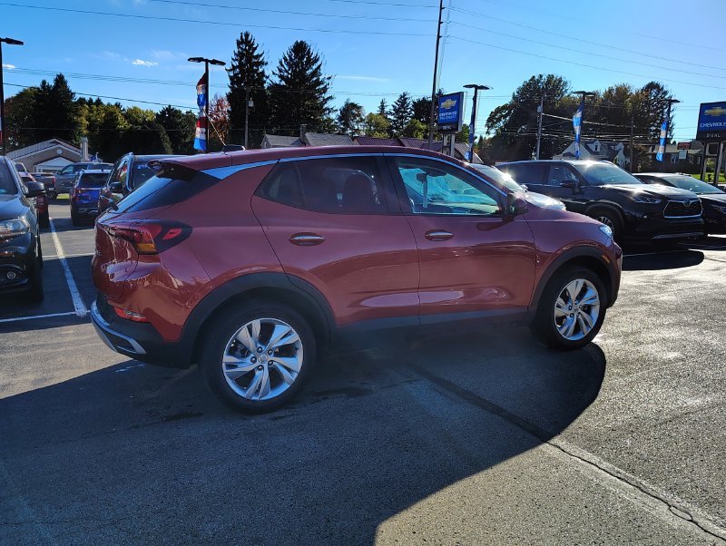 Used 2024 Buick Encore GX Preferred w/ Comfort Package AWD/4WD image 4