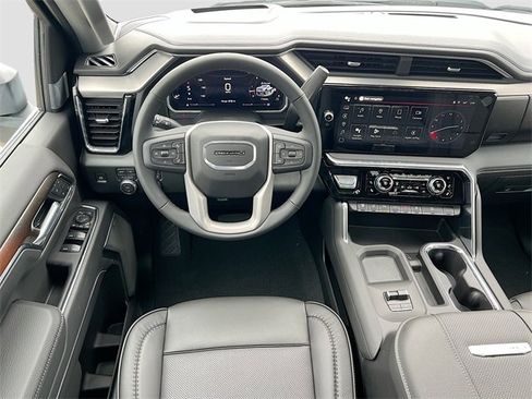 New 2026 GMC Sierra 2500 Denali w/ Denali Reserve Package image 16