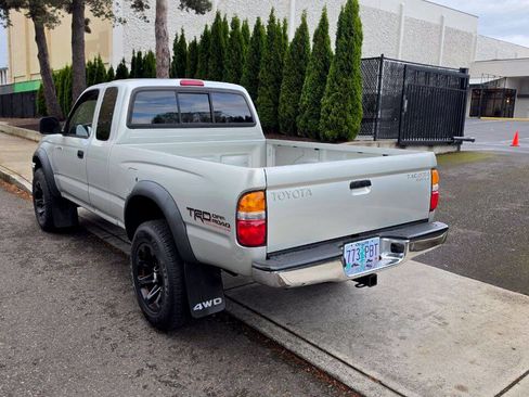 Used 2004 Toyota Tacoma 4x4 Xtracab V6 image 7