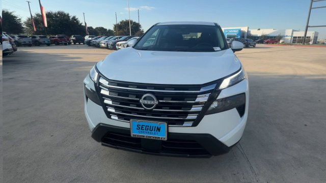 Used 2025 Nissan Rogue SV FWD image 3