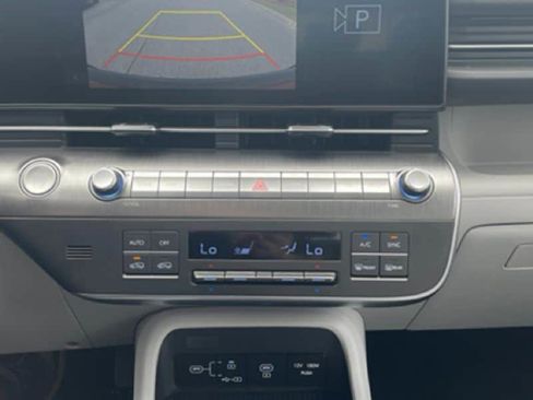 Used 2025 Hyundai Kona SEL image 11