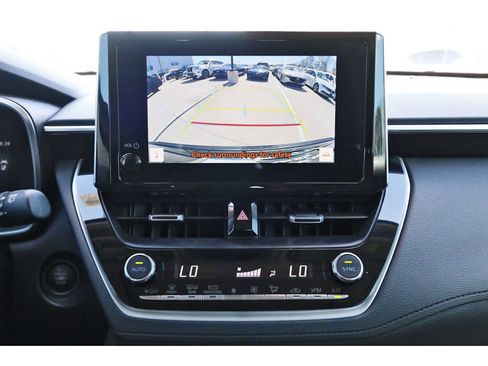 Used 2024 Toyota Corolla Cross XLE image 22