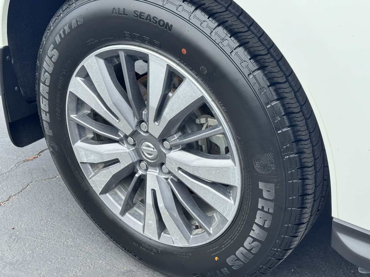 Used 2020 Nissan Pathfinder S FWD image 22