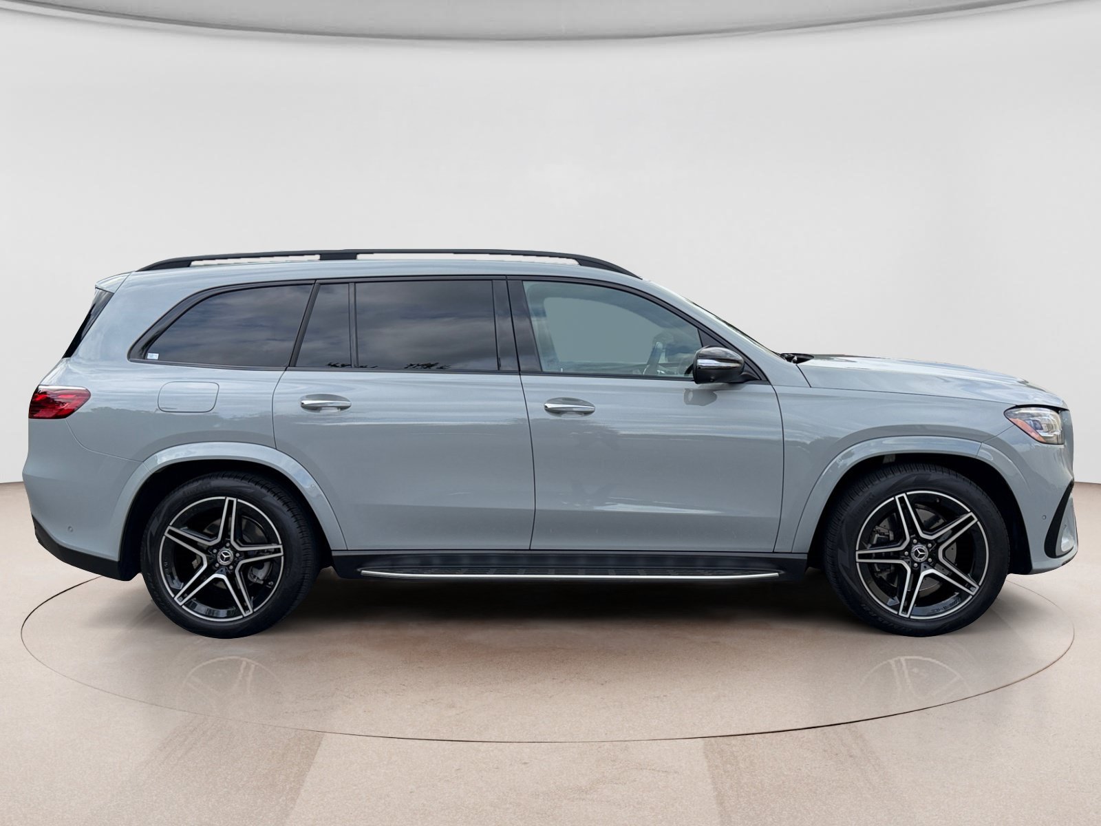 Used 2024 Mercedes-Benz GLS 450 4MATIC image 6