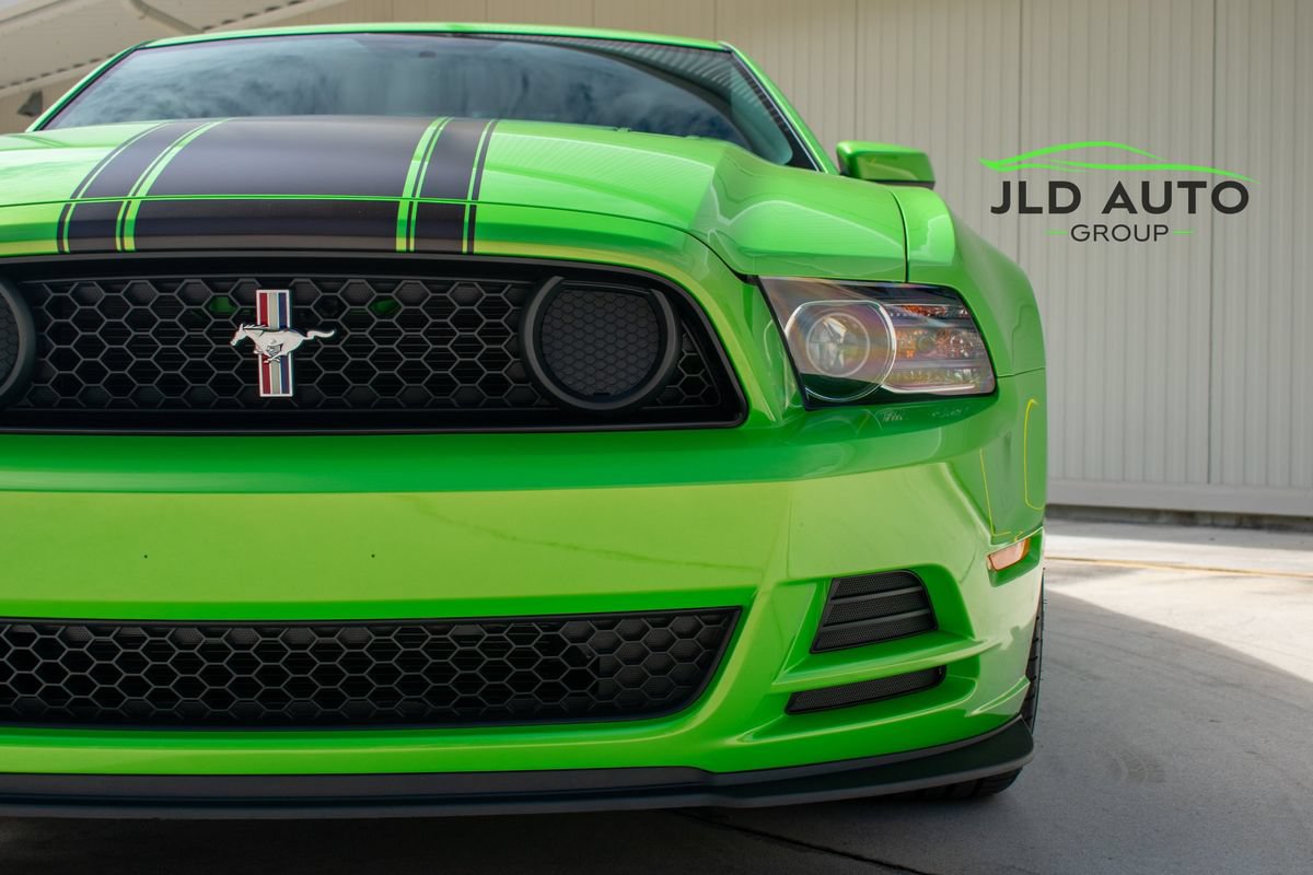 Used 2013 Ford Mustang Boss 302 w/ Boss 302 Accessory Pkg RWD image 29