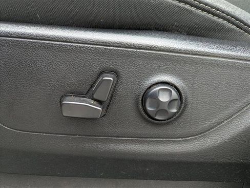 Used 2021 RAM 1500 Big Horn RWD image 11