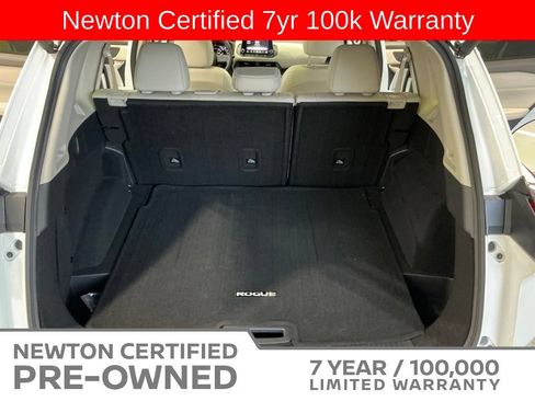 Used 2024 Nissan Rogue SV w/ SV Premium Package FWD image 17