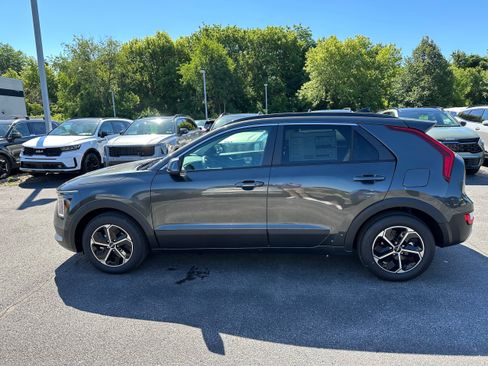 New 2026 Kia Niro EX FWD image 8