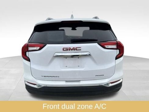 Used 2023 GMC Terrain SLT image 10