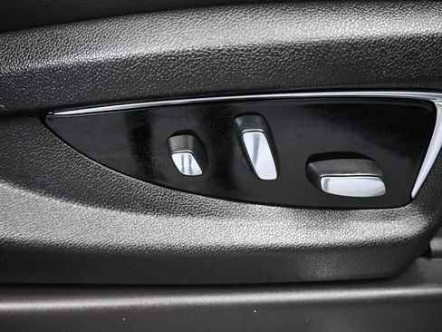 Used 2019 Cadillac Escalade Luxury image 56