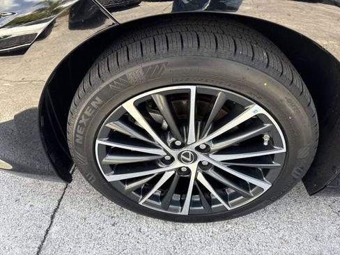 Certified 2024 Lexus ES 350 w/ Premium Package image 10