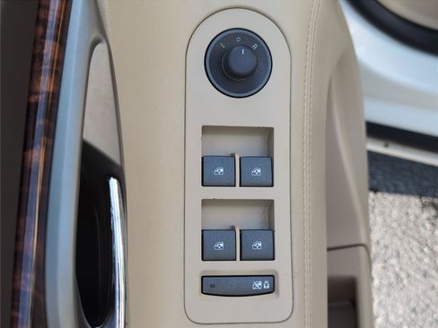 Used 2013 Buick LaCrosse Leather FWD image 19