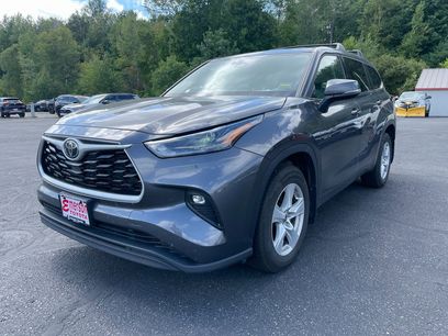 Certified 2022 Toyota Highlander LE