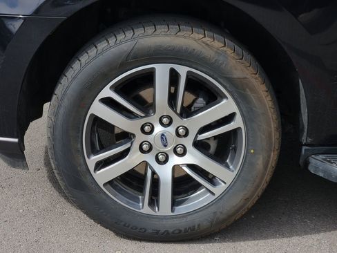 Used 2024 Ford Expedition Limited RWD image 9