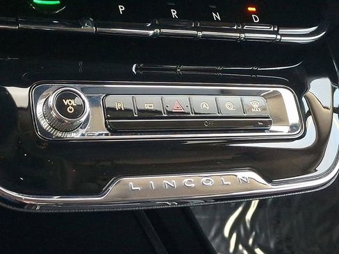 Certified 2024 Lincoln Corsair AWD image 16