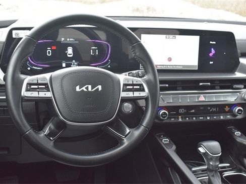 Certified 2024 Kia Telluride S w/ S Sunroof Package image 19