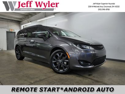 Used 2020 Chrysler Pacifica Touring w/ S Appearance Package