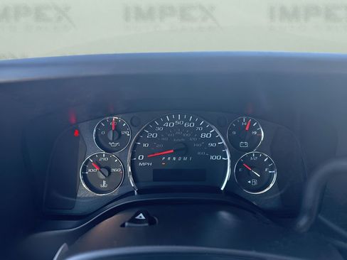 New 2026 Chevrolet Express 2500 RWD image 18