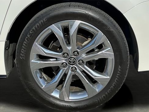 Used 2021 Toyota Sienna Platinum image 25