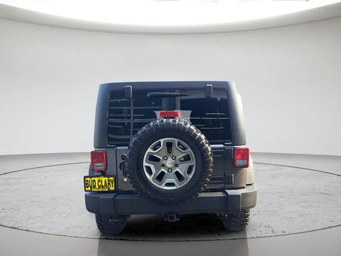 Used 2017 Jeep Wrangler Unlimited Rubicon w/ Connectivity Group AWD/4WD image 4