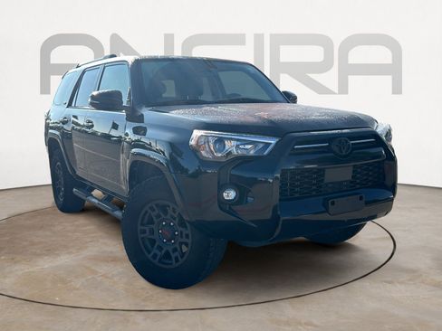 Used 2022 Toyota 4Runner SR5 Premium image 4