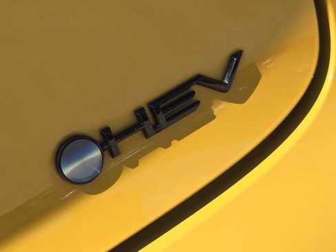 Used 2025 Toyota Prius FWD image 8