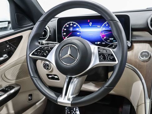 Used 2025 Mercedes-Benz C 300 Sedan image 16