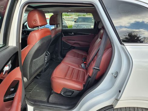 Used 2017 Kia Sorento SX image 27