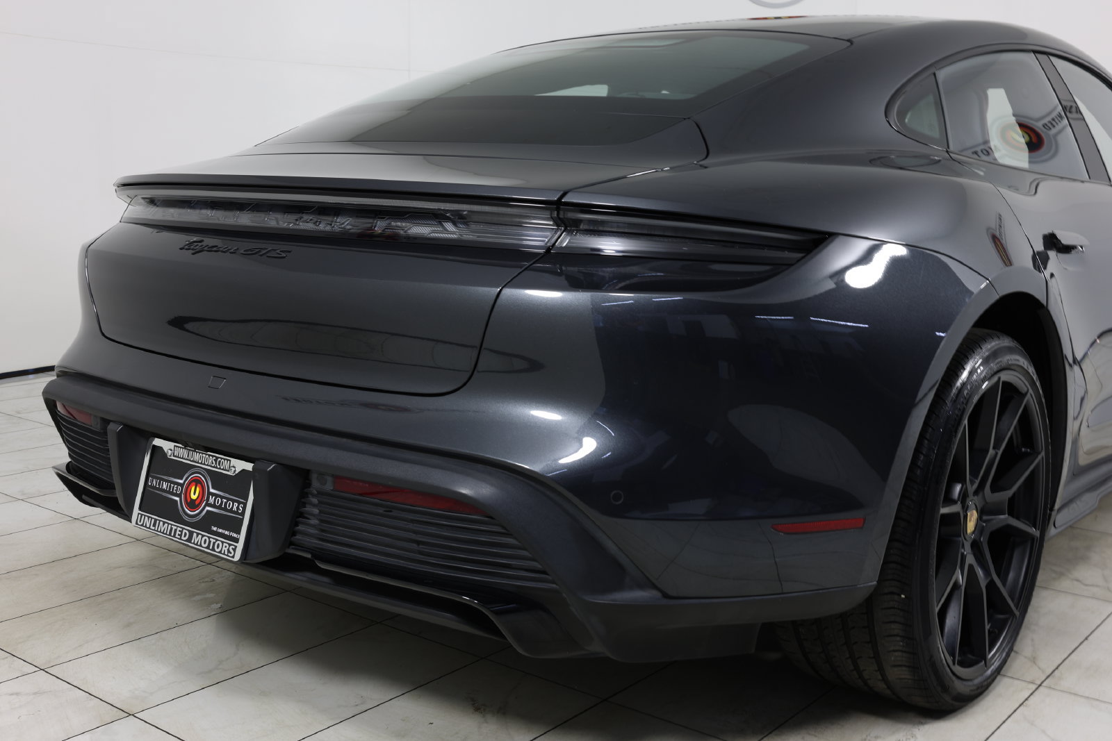Used 2024 Porsche Taycan GTS w/ Premium Package (P6U) AWD/4WD image 39