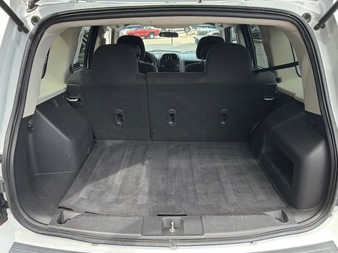 Used 2014 Jeep Patriot Sport FWD image 17