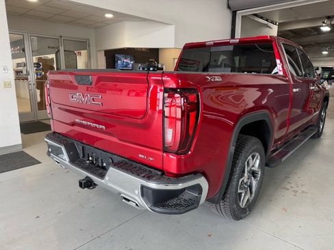 New 2026 GMC Sierra 1500 SLT image 5
