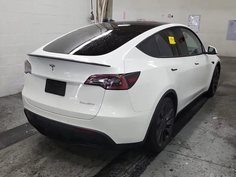 Used 2022 Tesla Model Y Performance AWD/4WD image 3