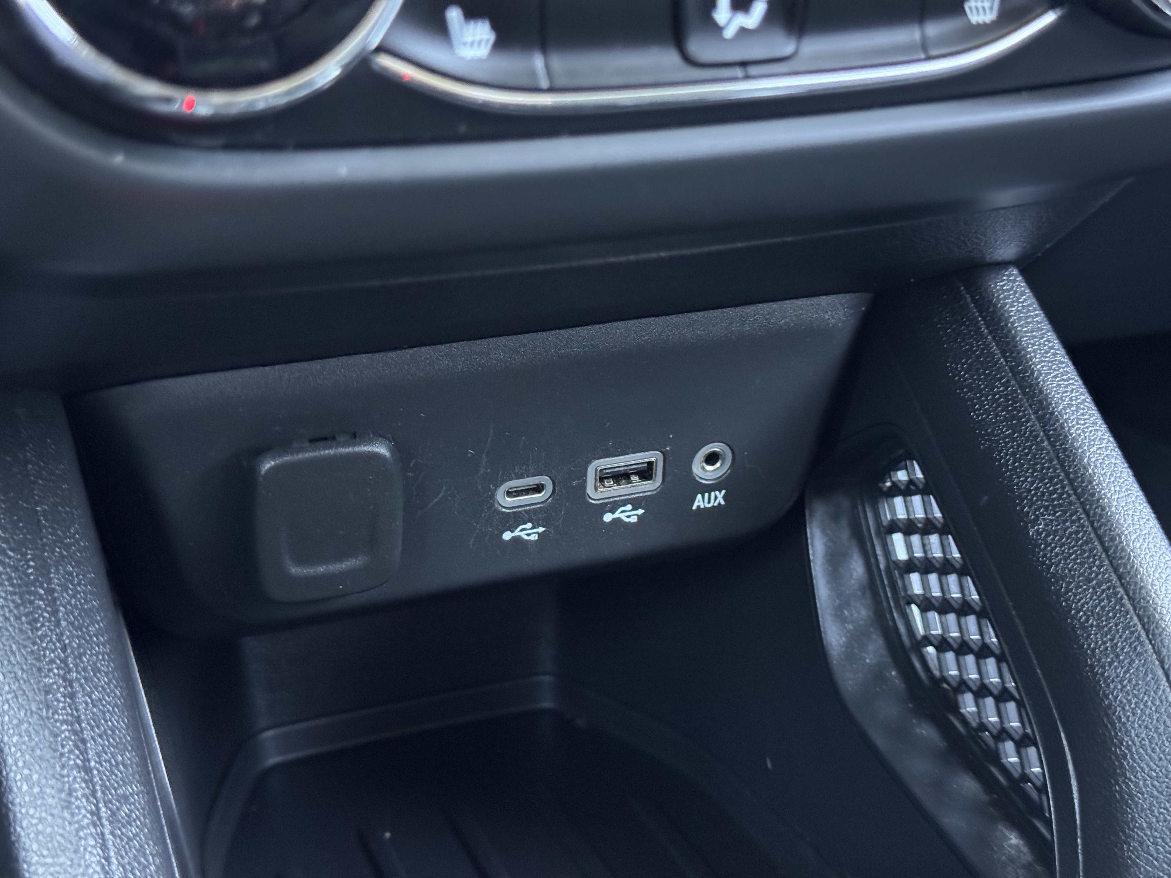 Used 2022 Chevrolet TrailBlazer LT w/ Convenience Package FWD image 29