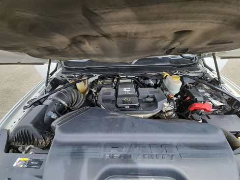 Used 2019 RAM 5500 Tradesman w/ Electrical Accessory Group AWD/4WD image 17