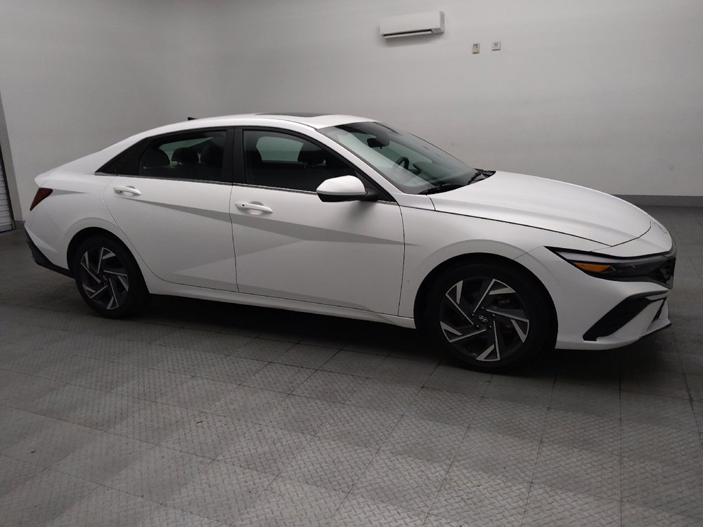 Used 2025 Hyundai Elantra SEL FWD image 11