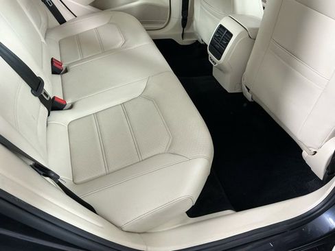 Used 2019 Volkswagen Passat 2.0T Wolfsburg image 12