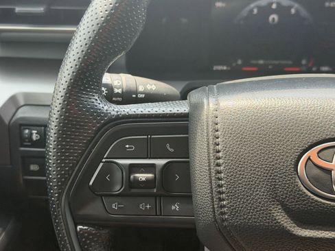 Used 2024 Toyota Tacoma SR5 AWD/4WD image 12