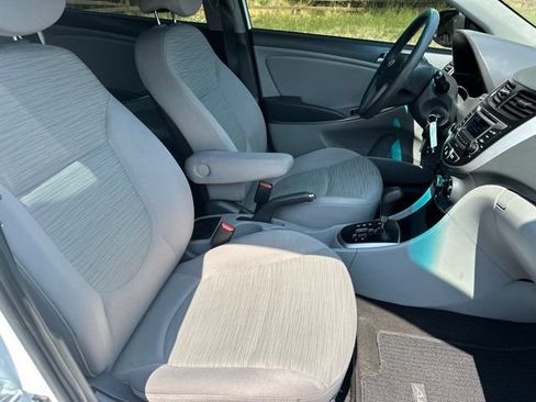 Used 2017 Hyundai Accent SE FWD image 23