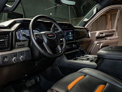 Used 2025 GMC Sierra 2500 AT4 w/ AT4 Premium Plus Package image 12