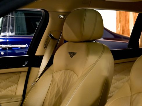 Used 2017 Bentley Mulsanne RWD image 14