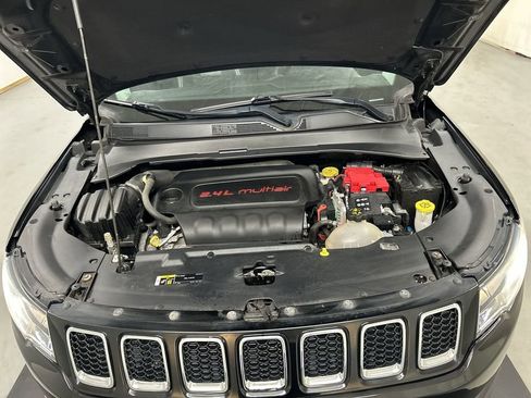 Used 2019 Jeep Compass Latitude w/ Popular Equipment Group AWD/4WD image 23