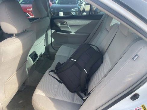 Used 2015 Toyota Camry LE image 7