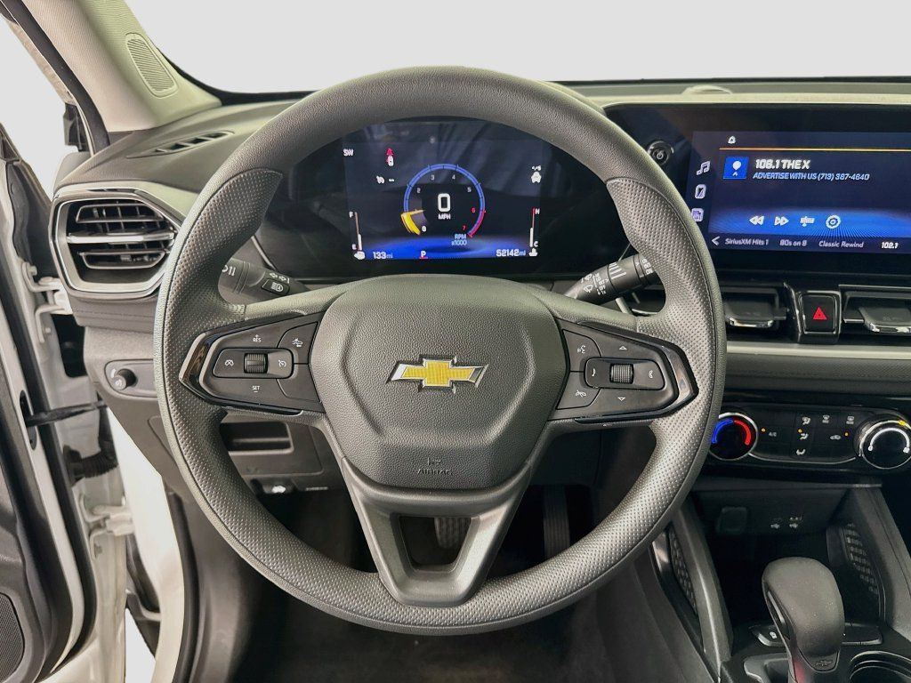 Used 2025 Chevrolet TrailBlazer LT FWD image 12