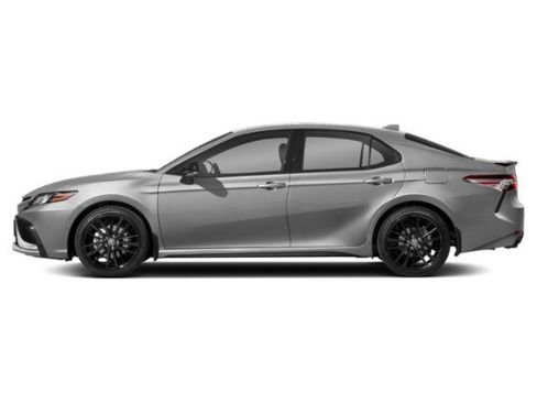 Used 2021 Toyota Camry XSE FWD image 3