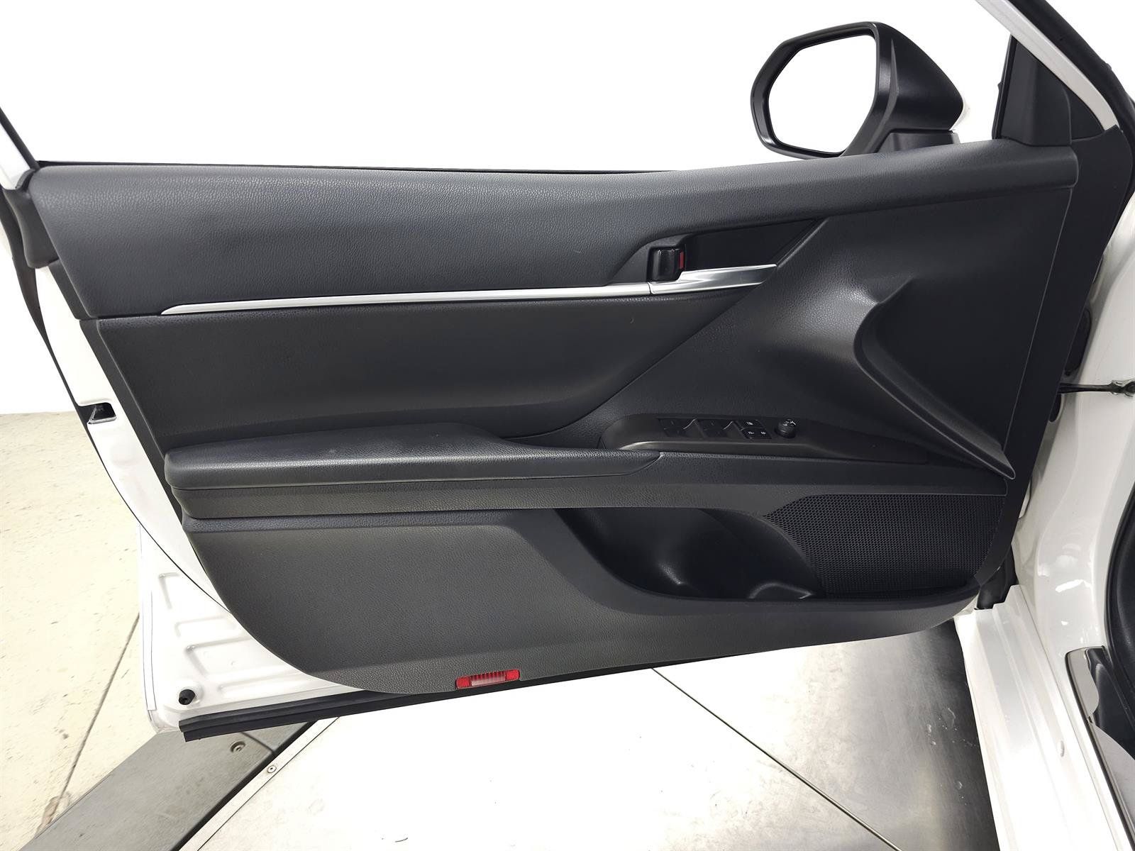 Used 2023 Toyota Camry SE w/ Protection Package (Q2) (TMS) FWD image 12