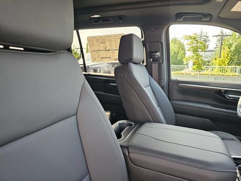New 2026 Chevrolet Suburban LT w/ Comfort Package AWD/4WD image 11