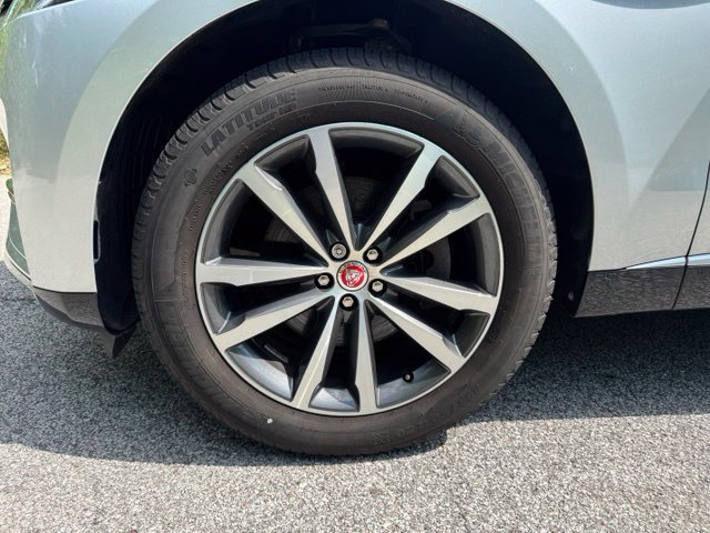 Used 2022 Jaguar F-PACE S AWD/4WD image 2